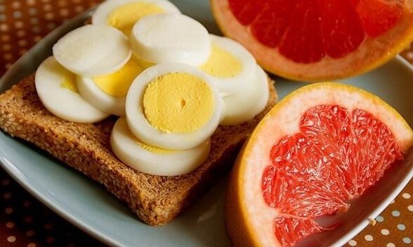 Kiaušiniai ir greipfrutai svorio netekimui