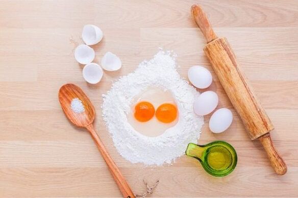 Patiekalo ruošimas kiaušinių dietai, kuri pašalina antsvorį